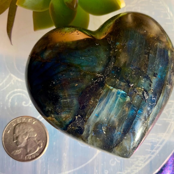 Large Puffy Labradorite Heart - Picture 9 of 9